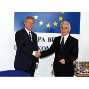 OLLİ REHN, MECLİS TE MİLLETVEKİLLERİYLE TARTIŞTI